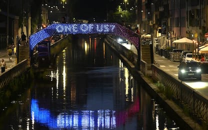 Inaugurata "Cupra illumina la notte", luce e design sui Navigli