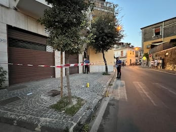 Bambino cade da un balcone nel Napoletano, è grave