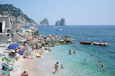Capri, nuova ordinanza del sindaco: "Divieto di fumo nelle spiagge"