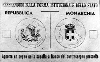1946 - ELEZIONI POLITICHE : SCHEDA PER IL REFERENDUM COSTITUZIONALE REPUBBLICA O MONARCHIA, ELETTORALE, POLITICA, VOTO, ITALIA, ANNI 40, B/N, 17542, 03-00005191