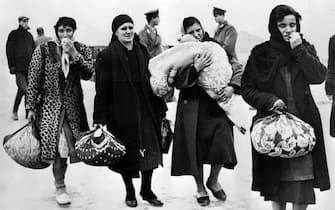 16 Novembre 1951-Polesine-Straripamento del Po a causa di un violento alluvione - gli sfollati.ANSA ARCHIVIO/03367