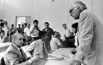 Enzo Tortora e il leader dei radicali Marco Pannella durante il processo d'appello alla nuova camorra organizzata. E' il 12 settembre 1986