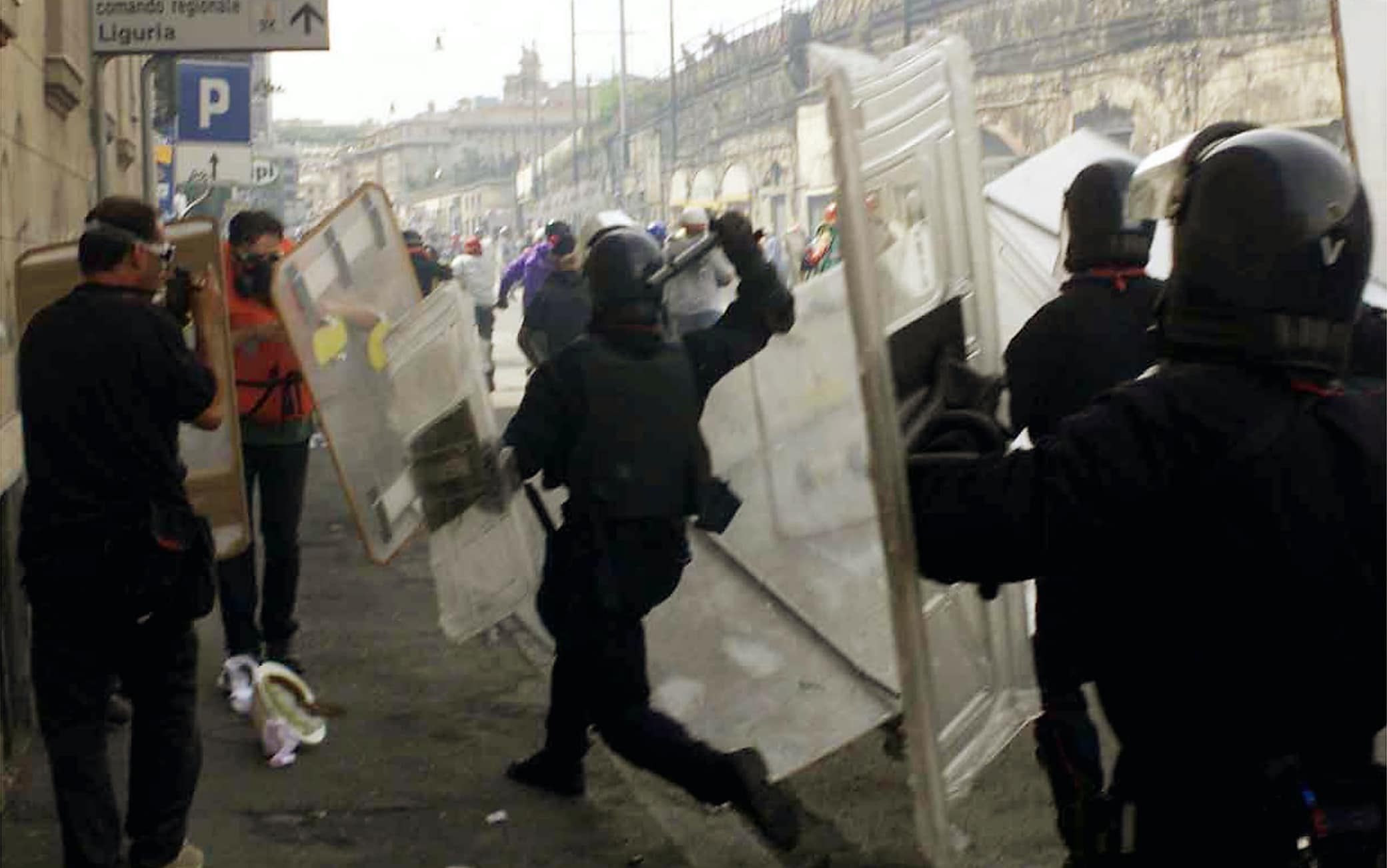 G8 di Genova, i tre giorni di caos che sconvolsero il mondo. VIDEO - Vimarsana News