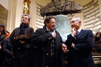 BOLOGNA, ITALY - JANUARY 28:  Art director Philippe Daverio (center) and CARISBO Foundation's president Fabio Roversi Monaco (right) introducing artist and actor Alessandro Bergonzoni's performance (left) at San Giorgio in Poggiale for CARISBO Foundation's "Bologna Show Herself" inside Arte Fiera Art First 2010 on January 30, 2010 in Bologna, Italy.  (Photo by Roberto Serra - Iguana Press/Getty Images)