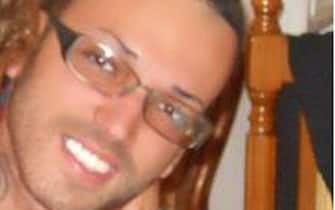 Un'immagine di repertorio di Jonathan Esposito, il ragazzo di 27 anni morto dopo essere stato accoltellato durante una lite questa notte, 27 febbraio 2011 , davanti al circolo culturale Arci di Valdilocchi, a La Spezia.
ANSA / LUCA ZENNARO