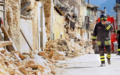L’Aquila, 14 anni fa il terremoto che devastò la città. FOTO