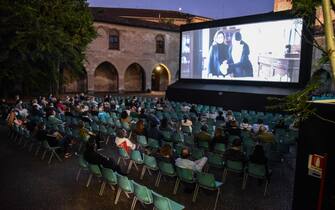 Proiezione serale allÂ?aperto nel Chiostro dellÂ?Incoronata del cinema Anteo - serata di riapertura dopo il lockdown per coronavirus Covid-19i, Milano 15 Giugno 2020  Ansa/Matteo Corner