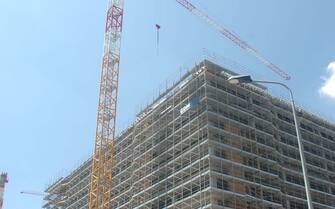 * CASE - MUTUI SEMPRE PIU' CARI MILANO 19/05/05 CANTIERI CANTIERE EDILE GRU casa condominio condomini
CASE IN COSTRUZIONE
AFFITTI CASE
NELLA FOTO CASE A MILANO
PH AZZARI EMMEVI (/ IPA/Fotogramma, - 2006-05-17) p.s. la foto e' utilizzabile nel rispetto del contesto in cui e' stata scattata, e senza intento diffamatorio del decoro delle persone rappresentate