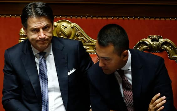 Chaos M5S, D Mayo har inget avgassystem.  Conte: ”Förlåt”