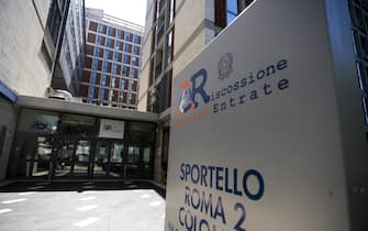 La sede dell'Agenzia delle Entrate di via Cristoforo Colombo, Roma, 10 agosto 2019. ANSA/ANGELO CARCONI