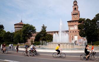 Milano Arch Week,Tour in bicicletta , Milano strade aperta, itinerario in bici alla scoperta di nuovi interventi Milano, Milano Arch Week,Tour in bicicletta , Milano strade aperta, itinerario in bici alla scoperta di nuovi interventi (Duilio Piaggesi/Fotogramma, Milano - 2020-09-19) p.s. la foto e' utilizzabile nel rispetto del contesto in cui e' stata scattata, e senza intento diffamatorio del decoro delle persone rappresentate