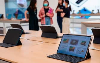1222280875 This photo taken on June 23, 2020 shows Huawei Matepad pro tablets displayed at a Huawei global flagship store ahead of its opening in Shanghai. - Chinese telecoms giant Huawei opened the doors on its second global flagship store in Shanghai's commercial heart on June 24, part of plans to strengthen the brand in its core domestic market at a time when it faces headwinds overseas. (Photo by STR / AFP) / China OUT (Photo by STR/AFP via Getty Images)