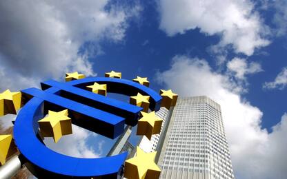 Eurozona in recessione tecnica, Pil scende dello 0,1%: cosa significa