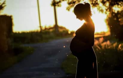 Viaggiare in gravidanza, i consigli degli esperti alle future mamme