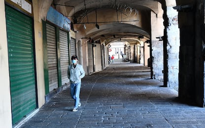 Covid, le vendite online affossano i negozi: 70mila sono a rischio