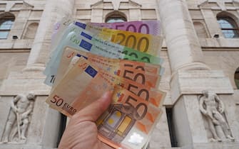 Banconote Euro, money, banknotes - inflation and stock market collapse