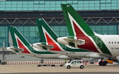 Nuova Alitalia riparte con 47 aerei. Lotta con Ue per slot e marchio