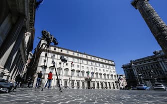 L esterno di palazzo Chigi dove si terrà il Cdm sul recovery found che era convocato per le ore 10, Roma, 24 aprile 2021. ANSA/FABIO FRUSTACI