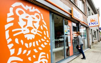FILE BELGIUM ECONOMY ING RESULTS epa06488328 A file photo dated 29 September 2016 showing an exterior view of an ING Bank in Brussels, Belgium. Reports on 31 January 2018 state ING posted a net result of 4,905 million euro for 2017, while its 4th quarter 2017 net result stood at 1,015 million euro. Net result for ING Group for full year 2017 was 4,905 billion euro, compared with 4,651 billion euro in 2016, an increase of 5,5 per cent. EPA/STEPHANIE LECOCQ