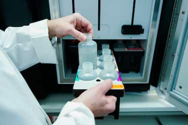 ipa-biotecnologie-laboratorio-provette-biologia