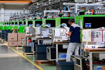 Produzione industriale +1,8%, ma il livello di Pil pre-covid è lontano