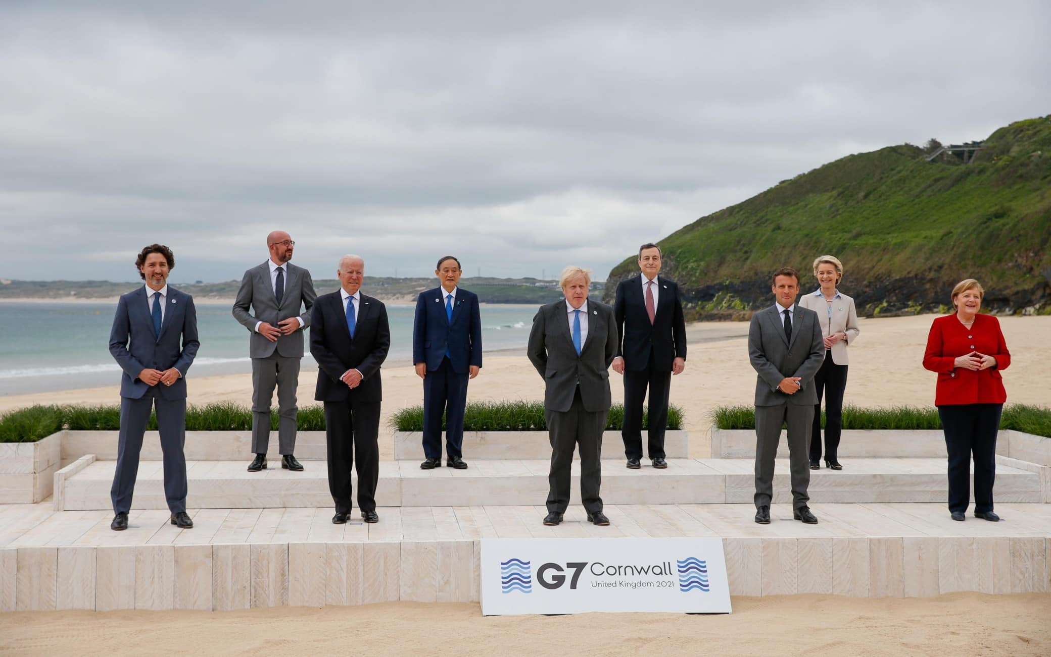 La foto dei leader al G7 in Cornovaglia