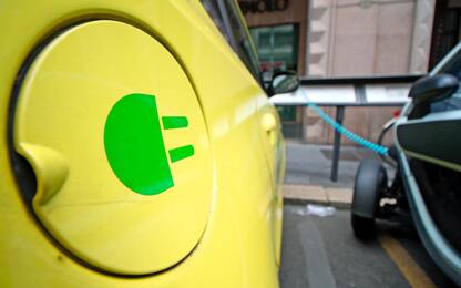 Incentivi auto, tutto pronto per il rinnovo per il 2023: cosa sapere