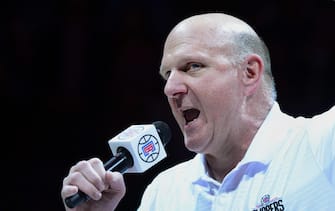 epa05188175 Los Angeles Clippers owner Steve Ballmer introduces the Clippers' new mascot at half time of their game against the Brooklyn Nets in Los Angeles, California, USA, 29 February 2016. The Clippers won the contest.  EPA/PAUL BUCK CORBIS OUT