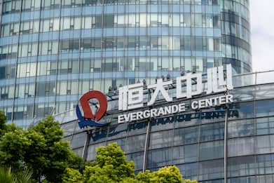 Cina, Evergrande crolla alla Borsa di Hong Kong: chiusura a -79%