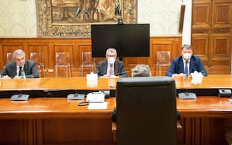 Vertice a Palazzo Chigi tra Mario Draghi e i segretari di Cgil, Cisl e Uil