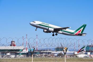 Alitalia, programma MilleMiglia va avanti: atteso il bando