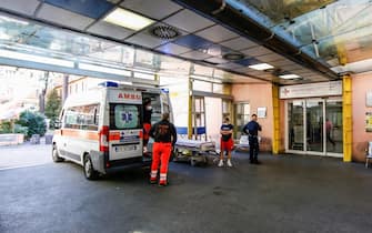 The entrance to the emergency room of the Umberto I polyclinic where last night some No Vax protesters damaged some doors and rooms, Rome 10 October 2021. ANSA / FABIO FRUSTACI