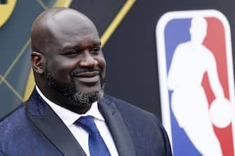 epa07672029 Former US basketball player Shaquille O'Neal poses for photographers upon his arrival for the 2019 NBA Awards at Barker Hangar in Santa Monica, California, USA, 24 June 2019. The 2019 NBA Awards will be the 3rd annual awards show by the National Basketball Association (NBA).  EPA/ETIENNE LAURENT