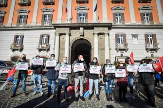 Presidio navigator a Napoli. Presidio Navigator all'esterno della prefettura di Napoli, 13 Dicembre 2021. ANSA/CESARE ABBATE/