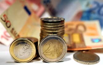 Crisi economica- borse in calo -  crisi dell'euro - inflazione