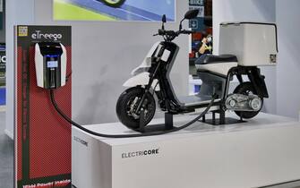 Moto, biciclette elettriche, monopattini e accessori vari esposti a Eicma salone internazionale delle due ruote