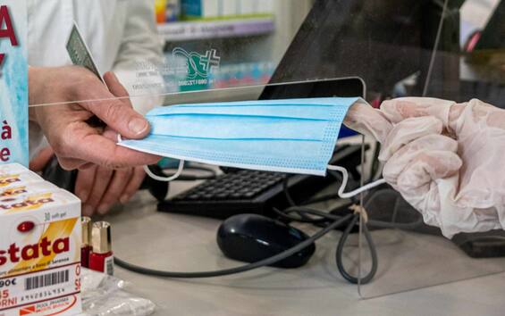 Covid, le notizie. Oggi vertice governo Inail sulle mascherine al lavoro. DIRETTA Covid, le notizie. Oggi vertice governo Inail sulle mascherine al lavoro. DIRETTA