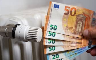 Europa, Italia , Milano - Aumento del costo delle bollette di luce e gas gas causa aumento del costo delle materie prime e dell'energia
