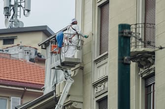 Impalcature montate sulle facciate di palazzi in ristrutturazione, Torino, 21 ottobre 2021.   ANSA/JESSICA PASQUALON
