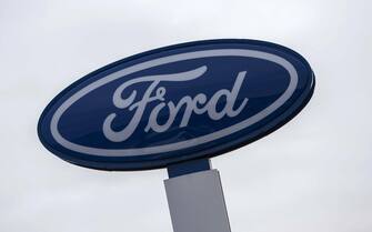 epa07530015 (FILE) - A general view of a Ford Motor Company logo at a Ford dealership close to the Ford plant in Dagenham, east London, Britain, 12 January 2019 (reissued 26 April 2019). Reports on 26 April 2019 state the US Department of Justice has opened a criminal investigation into Ford's emissions testing methods. The move follows the company alerting the US Environmental Protection Agency in February 2019 to possible problems.  EPA/WILL OLIVER
