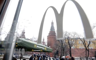 epa04362053 (FILE) A file picture dated 04 April 2014 shows people outside a McDonald's restaurant on Manezhnaya Square in Moscow, Russia. Russia's consumer watchdog ordered four McDonald's restaurants in Moscow to be temporarily closed, alleging that the US fast food chain had violated sanitary rules. The news raised fears of a fresh round of sanctions against Western businesses. Earlier this month, Moscow banned food imports from a number of countries in retaliation against sanctions imposed on Russia over the crisis in Ukraine.  EPA/MAXIM SHIPENKOV
