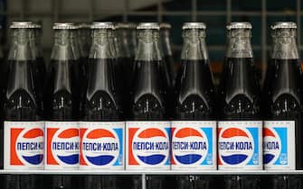 1152068530 MOSCOW, RUSSIA JUNE 26, 2019: Pepsi-cola soda drinks for sale at a Perekrestok grocery store in Moscow's Strogino neighbourhood. Anton Novoderezhkin/TASS (Photo by Anton Novoderezhkin\TASS via Getty Images)