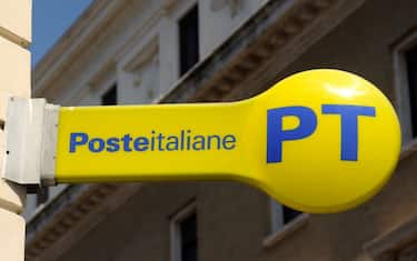 italy, rome, poste italiane, post office sign