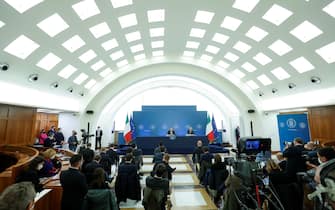 il presidente del Consiglio Mario Draghi nella sala Polifunzionale duranta conferenza stampa al termine della riunione del Consiglio dei Ministri, Roma, 6 Aprile 2022. ANSA/GIUSEPPE LAMI - pool
