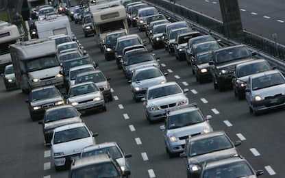 Bologna, corteo per il clima entra in tangenziale: code su A14 e A13