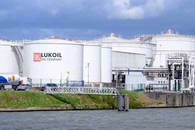 Perché l'Ue vuole colpire il petrolio russo invece che il gas