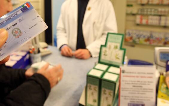 Piemonte, adeus prescrições de papel para retirada de medicamentos: basta um cartão de saúde