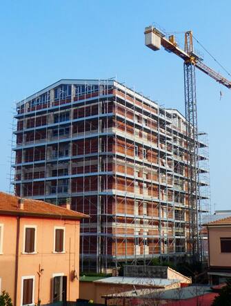 Lavori di ristrutturazione di un condominio con il superbonus al 110% e ecobonus Lavori di ristrutturazione di un condominio con il superbonus al 110% e ecobonus (MILANO - 2021-11-12, Vito Panico) p.s. la foto e' utilizzabile nel rispetto del contesto in cui e' stata scattata, e senza intento diffamatorio del decoro delle persone rappresentate