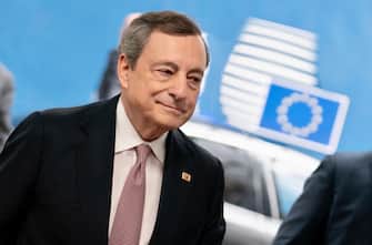 Italian Prime Minister Mario Draghi  attends a Special European Summit on Ukraine at the European Council, in Brussels, Belgium, 30 May 2022.
ANSA/ CHIGI PALACE PRESS OFFICE/ FILIPPO ATTILI
+++ ANSA PROVIDES ACCESS TO THIS HANDOUT PHOTO TO BE USED SOLELY TO ILLUSTRATE NEWS REPORTING OR COMMENTARY ON THE FACTS OR EVENTS DEPICTED IN THIS IMAGE; NO ARCHIVING; NO LICENSING +++
