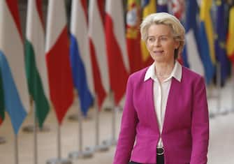 epa09986243 President of the European Commission, Ursula von der Leyen, arrives at the first day of a Special European Summit on Ukraine at the European Council, in Brussels, Belgium, 30 May 2022.  EPA/STEPHANIE LECOCQ
